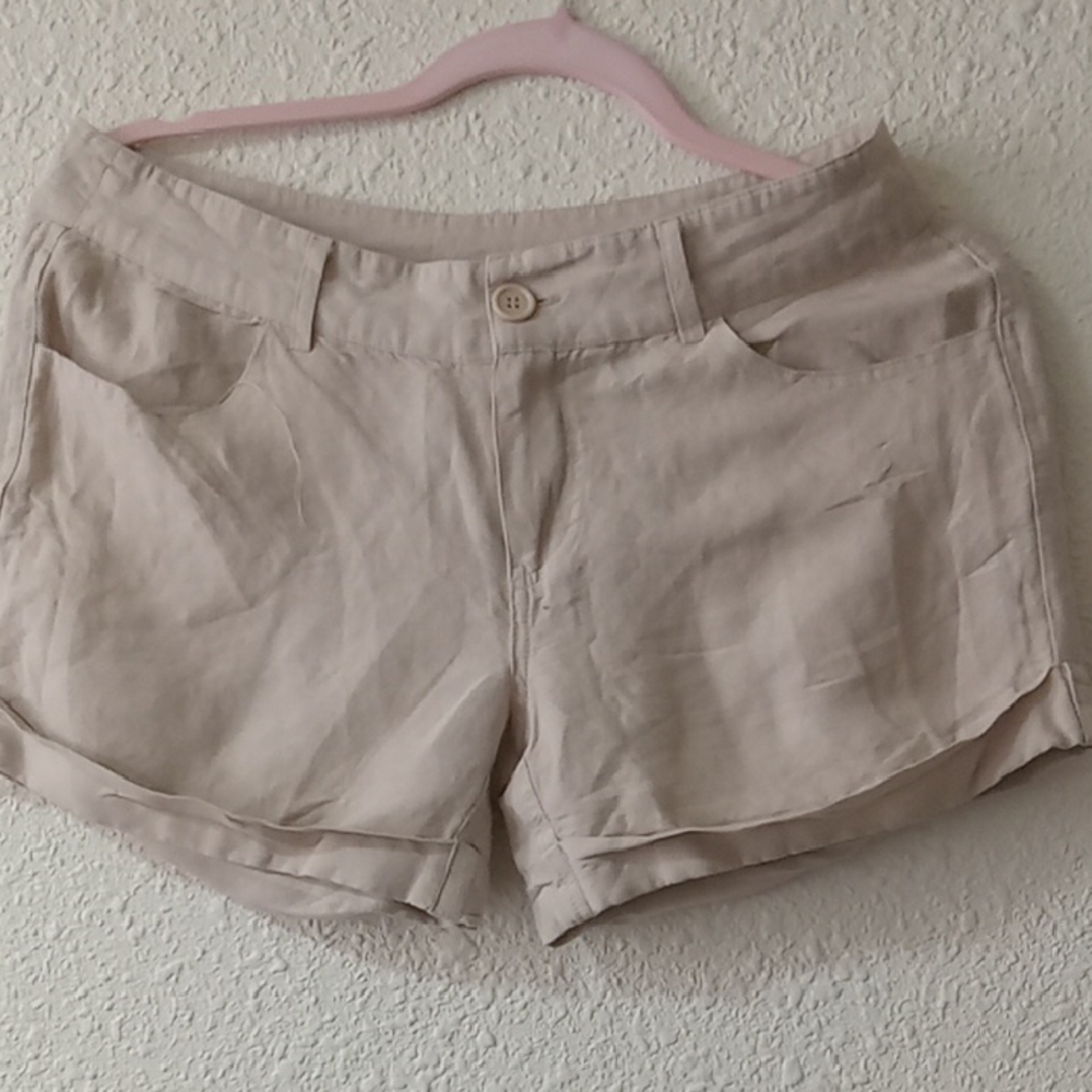 Forever 21 Tan Women's Shorts